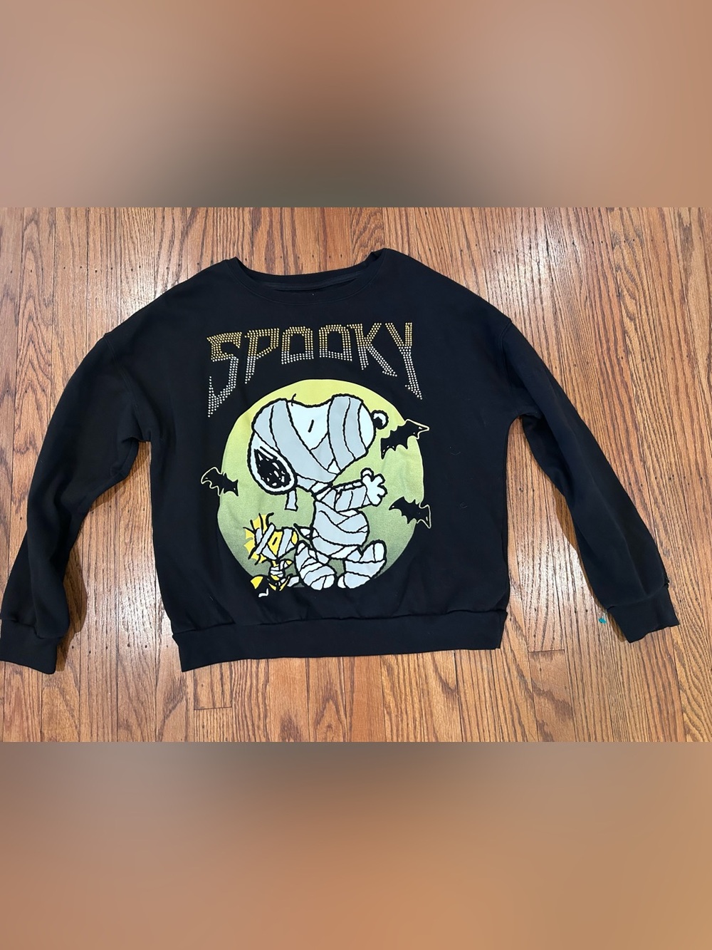 Peanuts Snoopy “Spooky' Mummy Graphic Sweatshirt - juniors XL or women’s medium - Picture 3 of 7